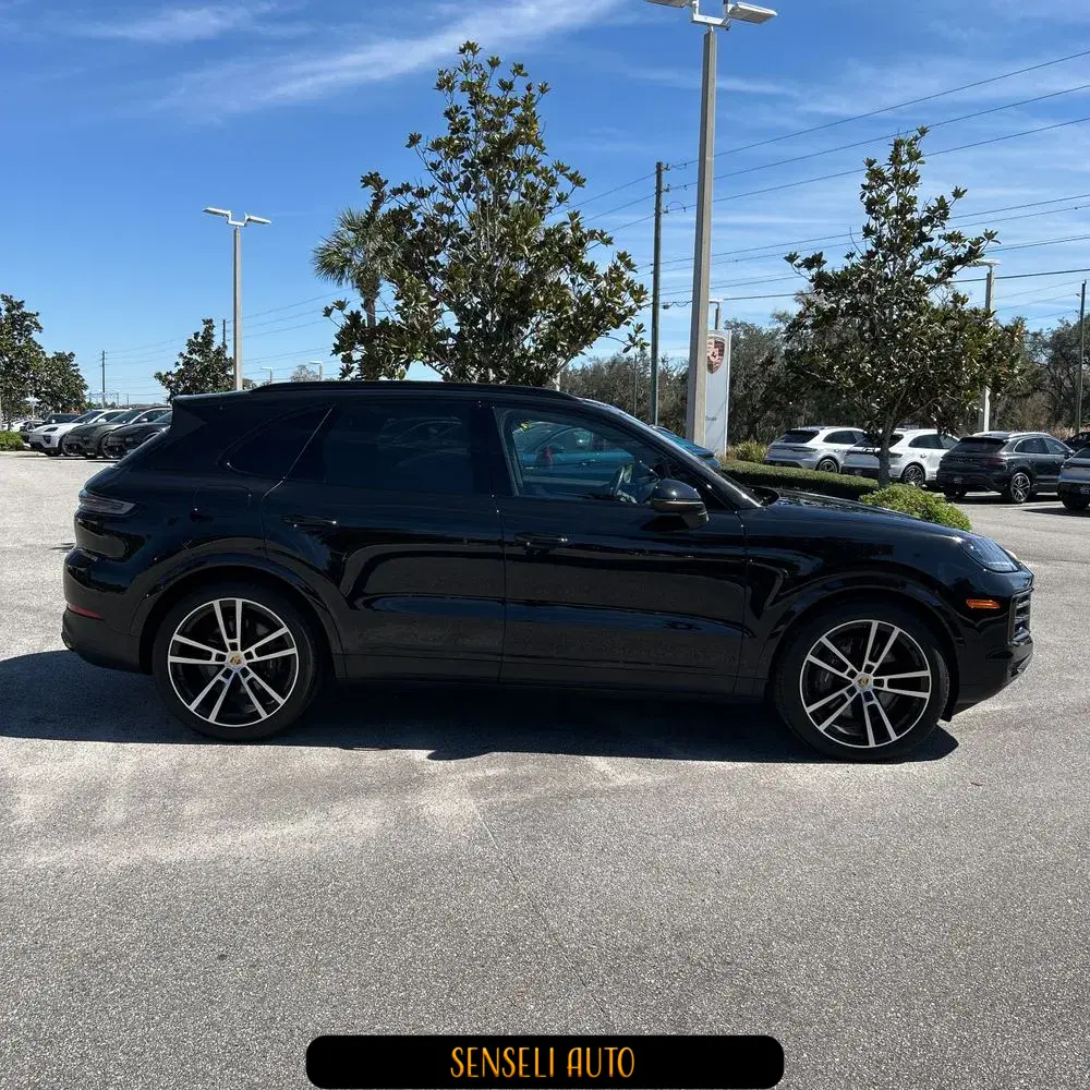 2024 Porsche Cayenne Base