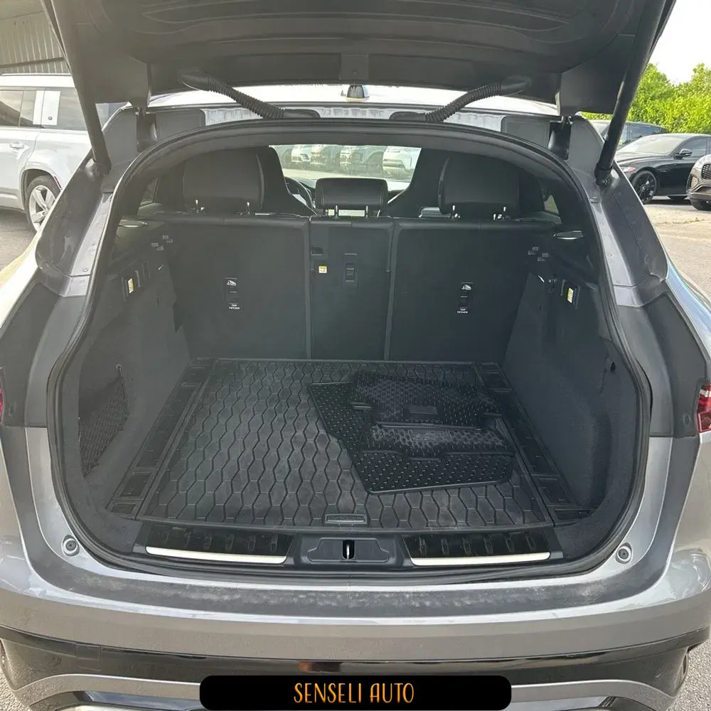 2024 Jaguar F-Pace P400 R-Dynamic S
