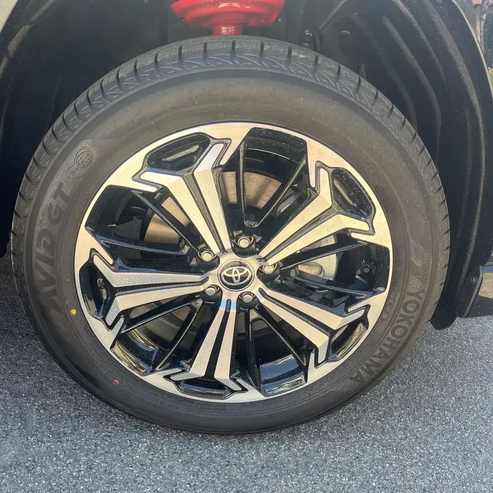 2025 Toyota RAV4 Plug-in Hybrid XSE