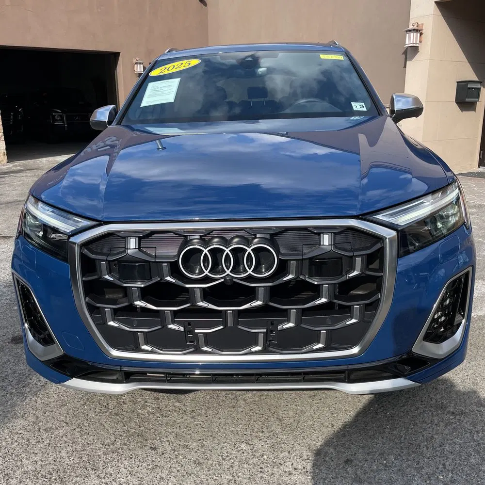 2025 Audi SQ7 Premium Plus