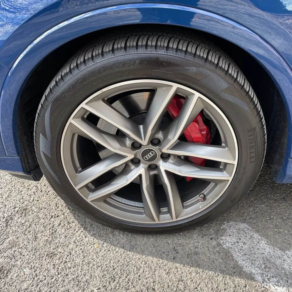 2025 Audi SQ7 Premium Plus