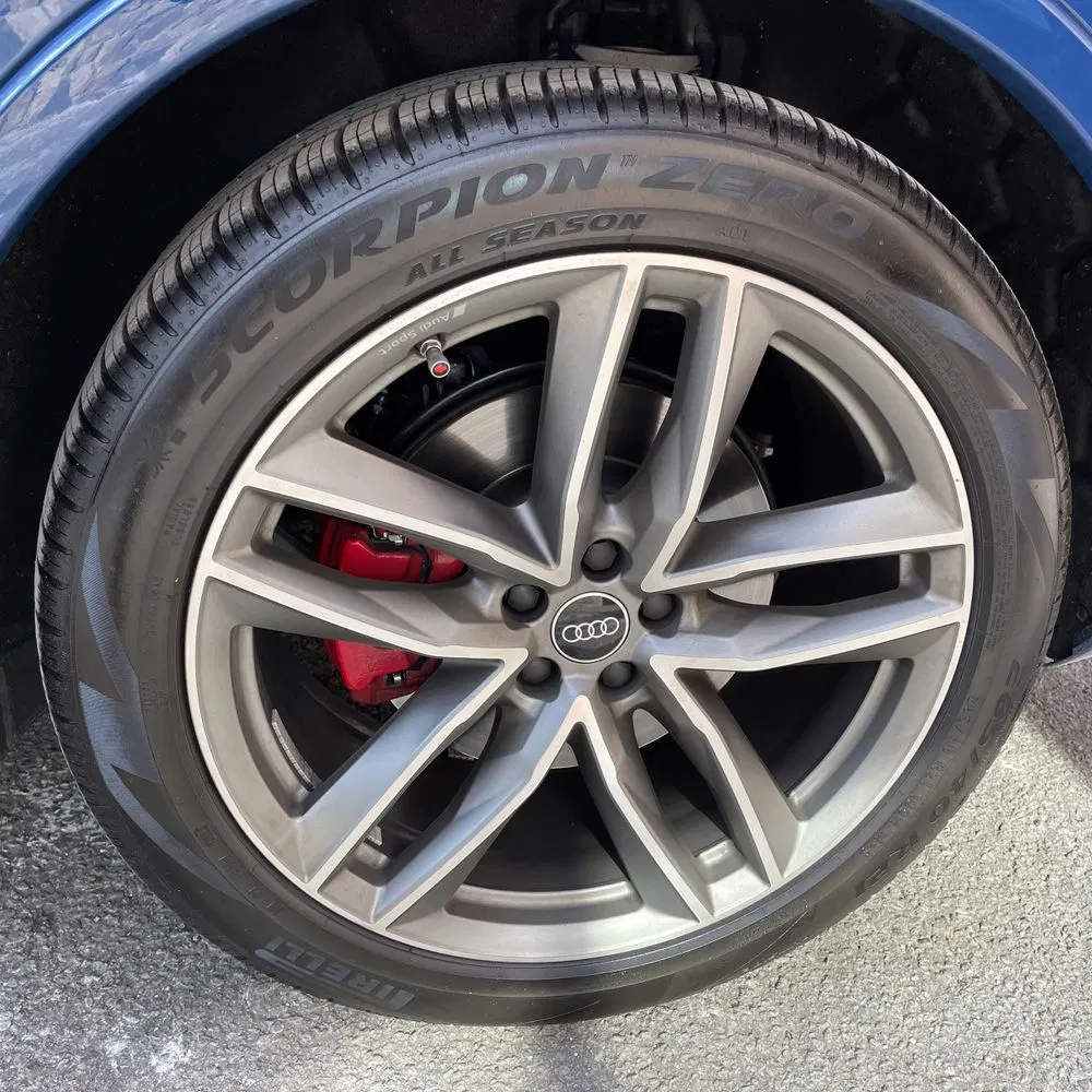 2025 Audi SQ7 Premium Plus