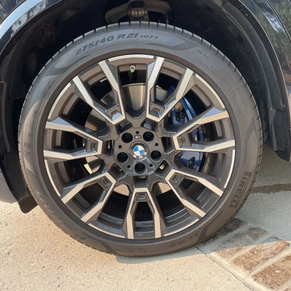 2025 BMW X5 M60i