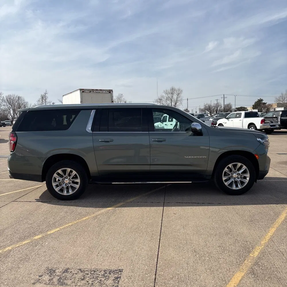 2023 Chevrolet Suburban Premier
