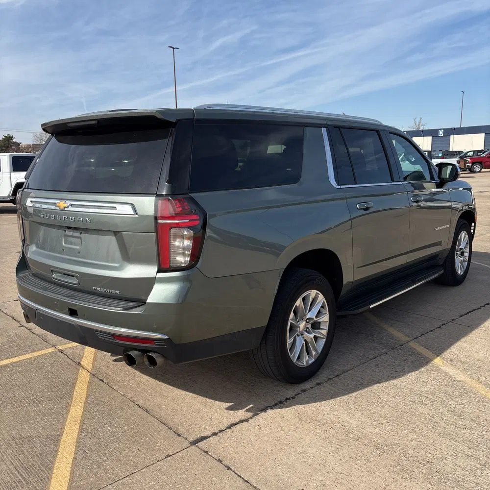 2023 Chevrolet Suburban Premier