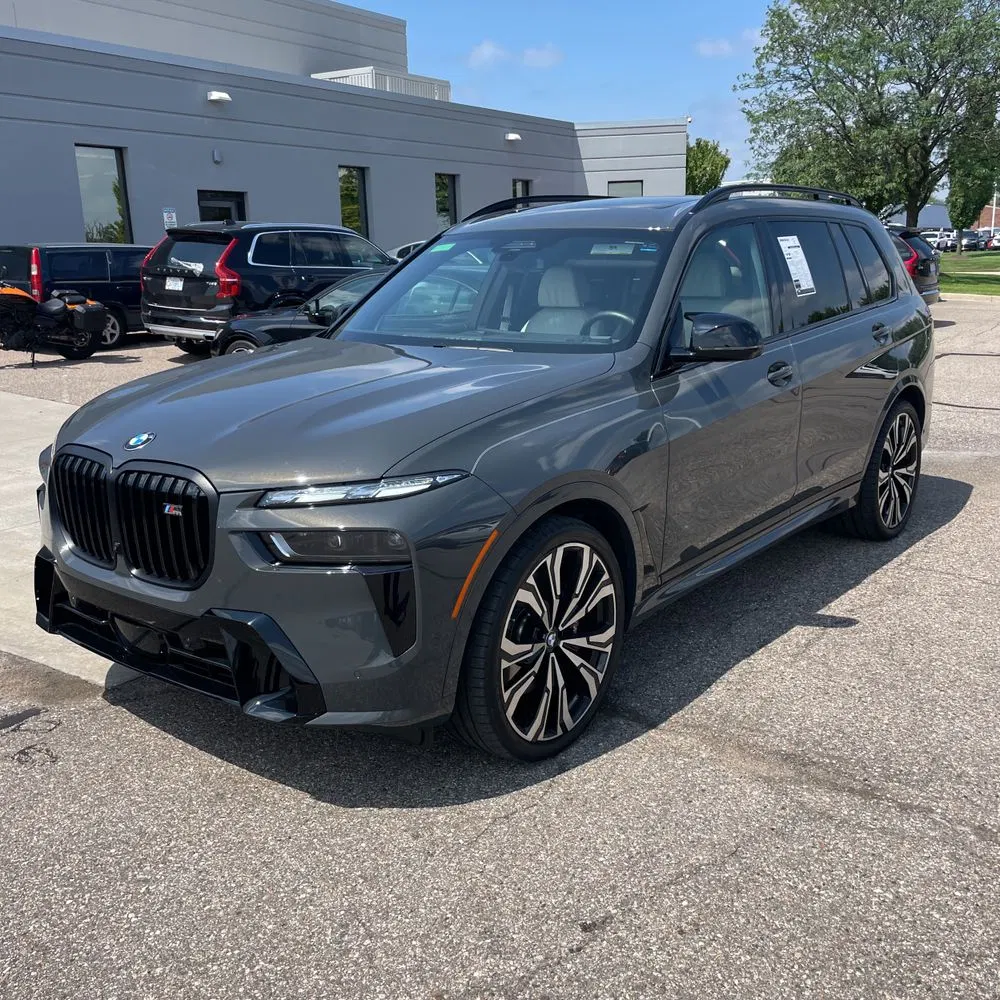 2025 BMW X7 M60i