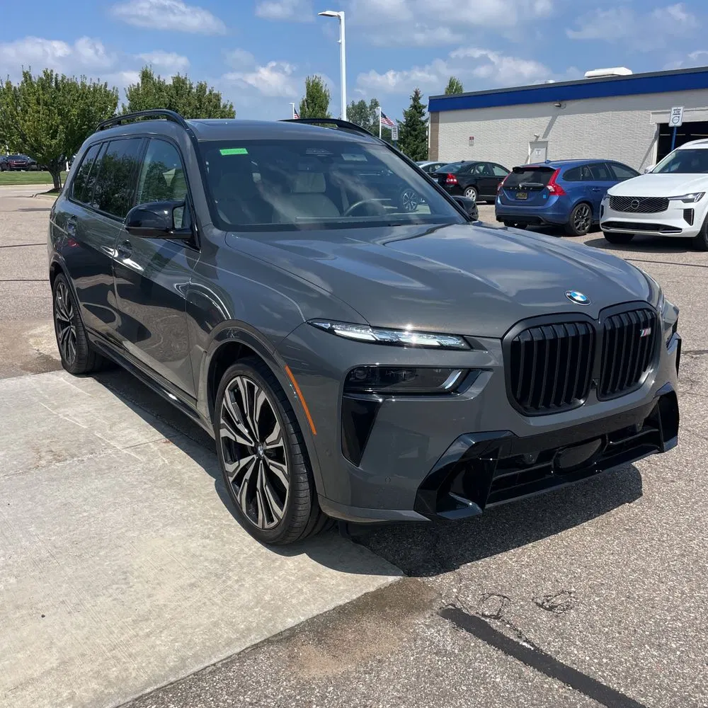 2025 BMW X7 M60i