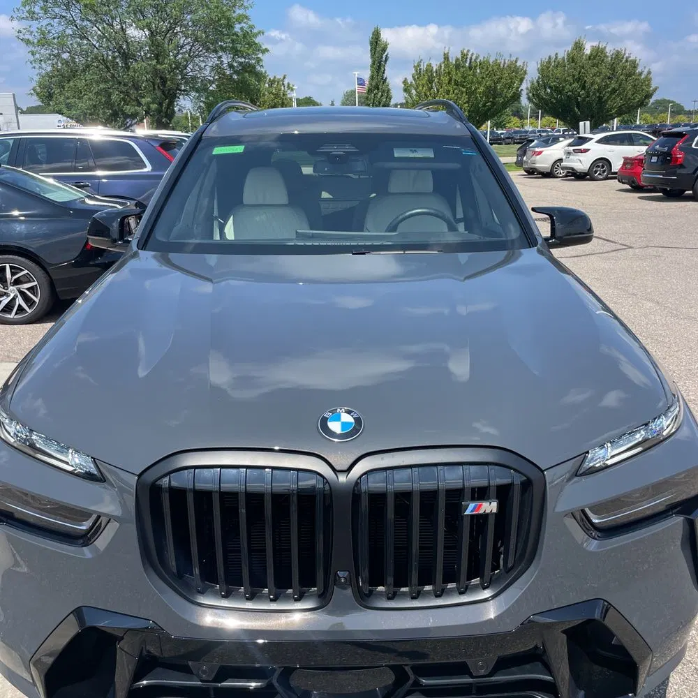 2025 BMW X7 M60i