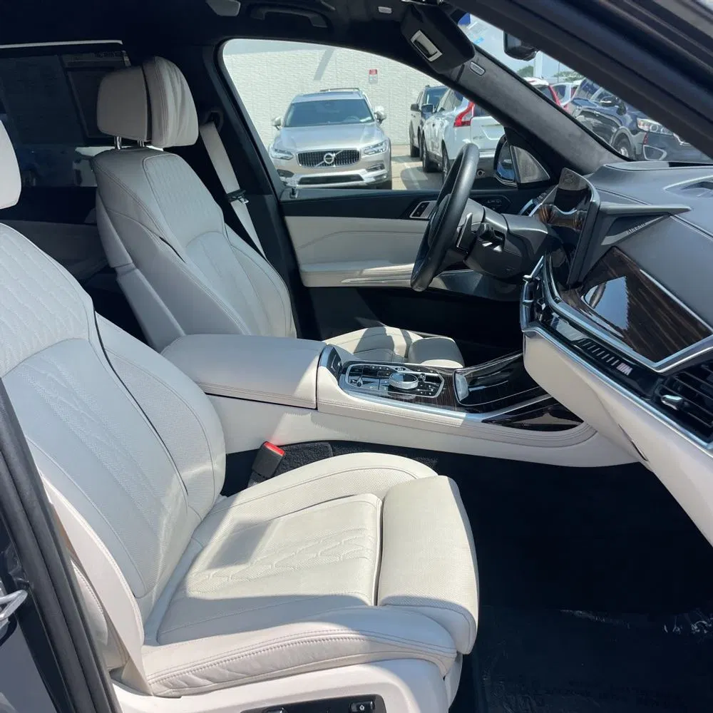 2025 BMW X7 M60i