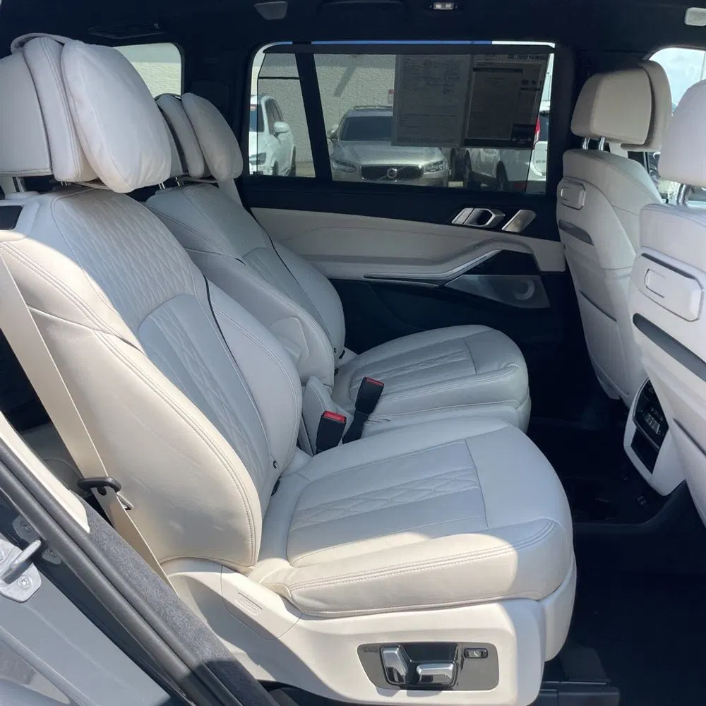 2025 BMW X7 M60i