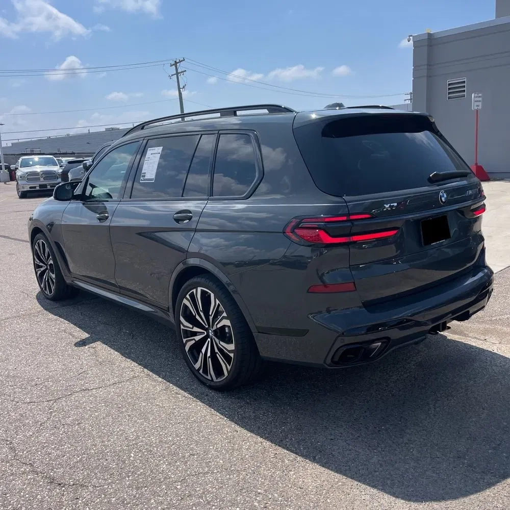2025 BMW X7 M60i
