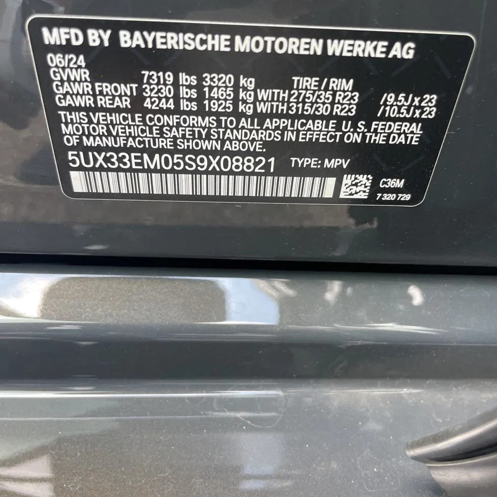 2025 BMW X7 M60i