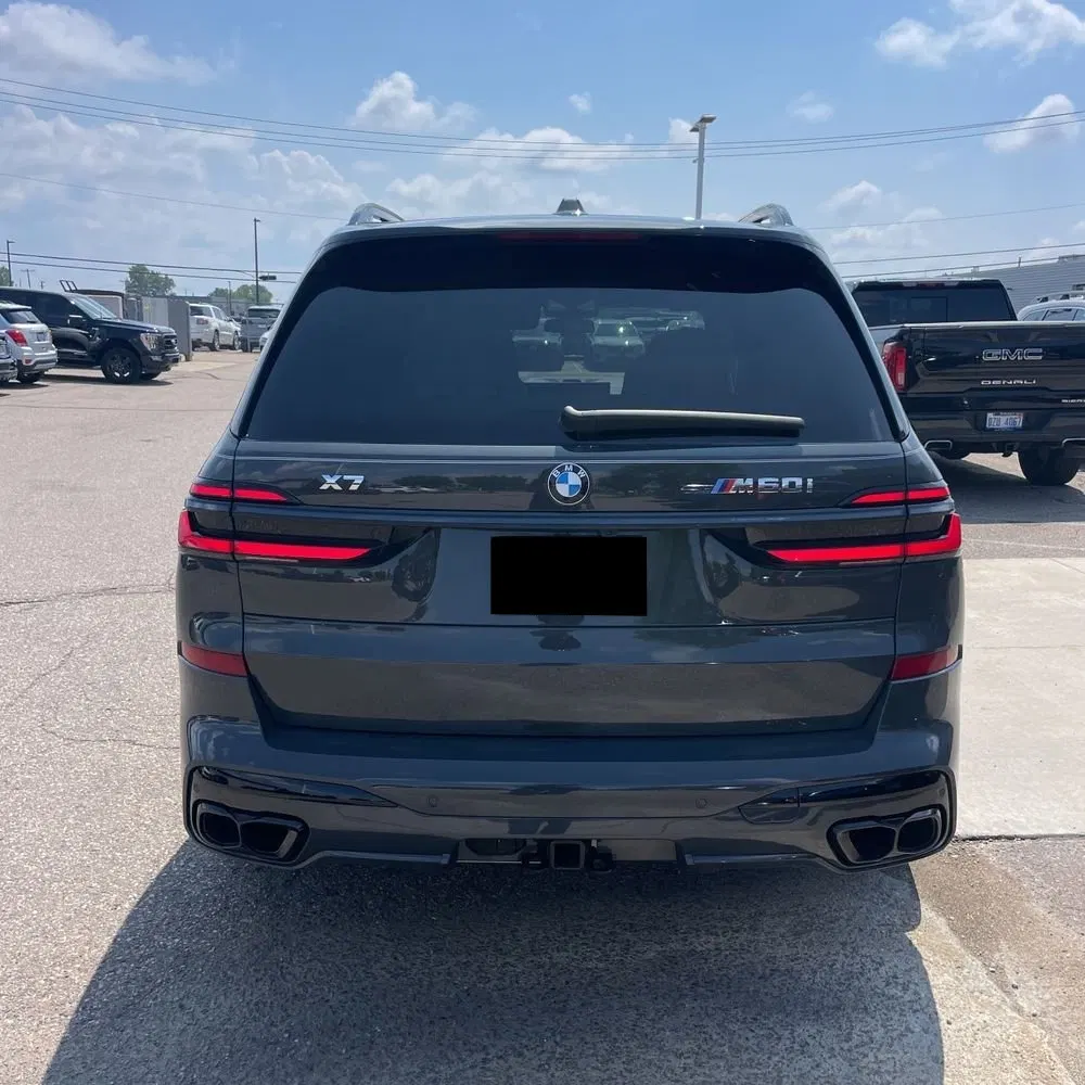 2025 BMW X7 M60i