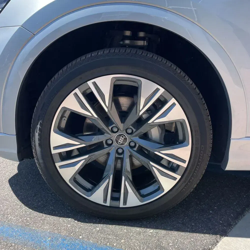 2025 Audi Q8 Premium 55