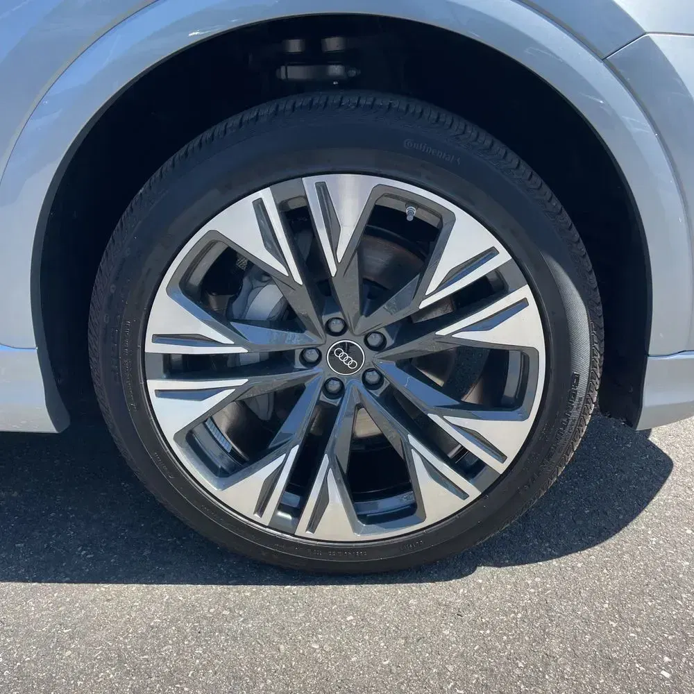 2025 Audi Q8 Premium 55