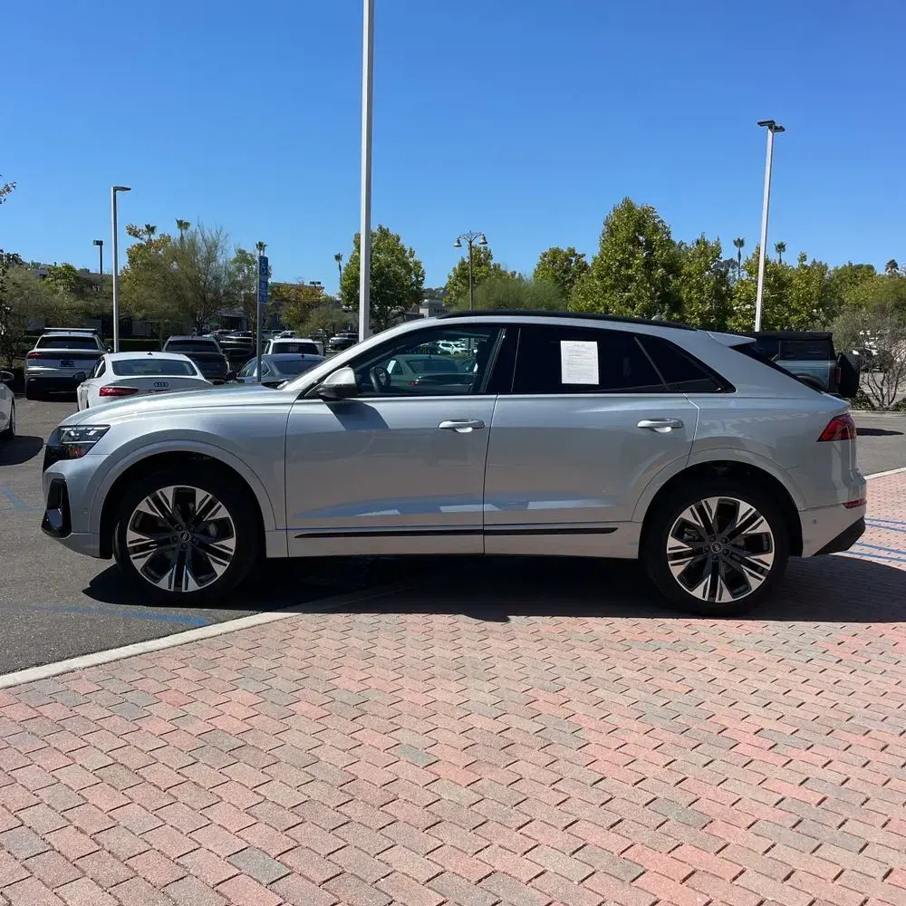 2025 Audi Q8 Premium 55