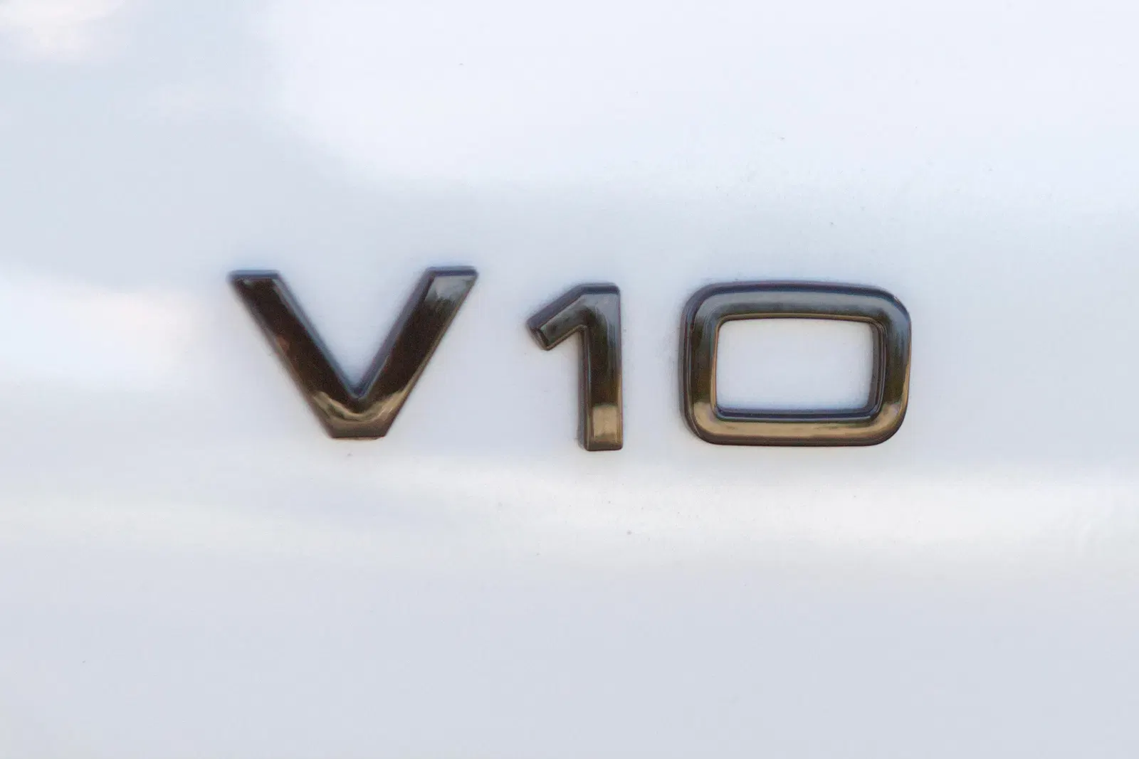 2020 Audi R8 V10 Coupe - Carbon Exterior and Interior Packages, Express Red Diamond-Stitch Full Leather Interior