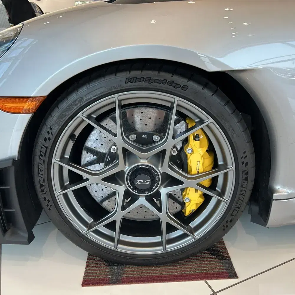 2023 Porsche 718 Cayman GT4 RS