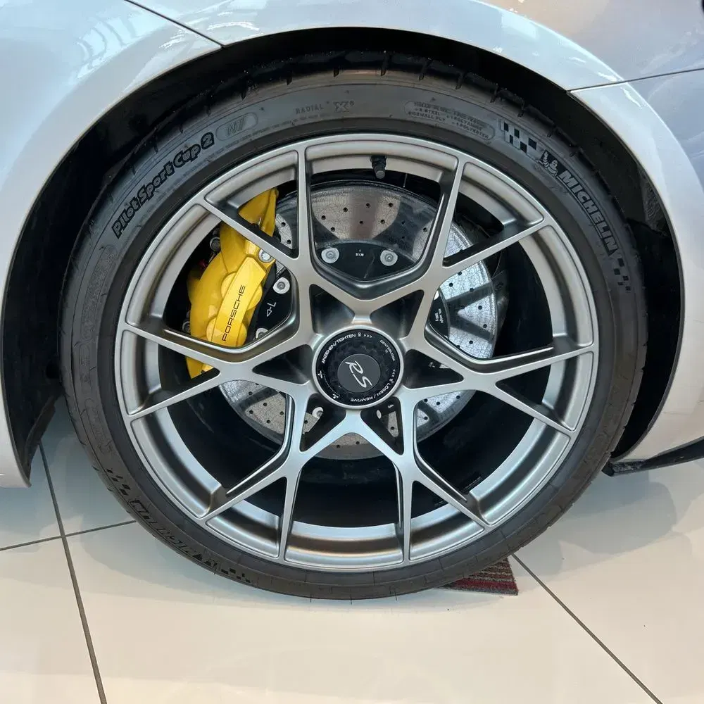 2023 Porsche 718 Cayman GT4 RS