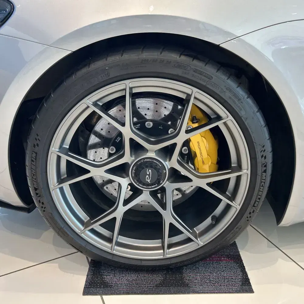 2023 Porsche 718 Cayman GT4 RS
