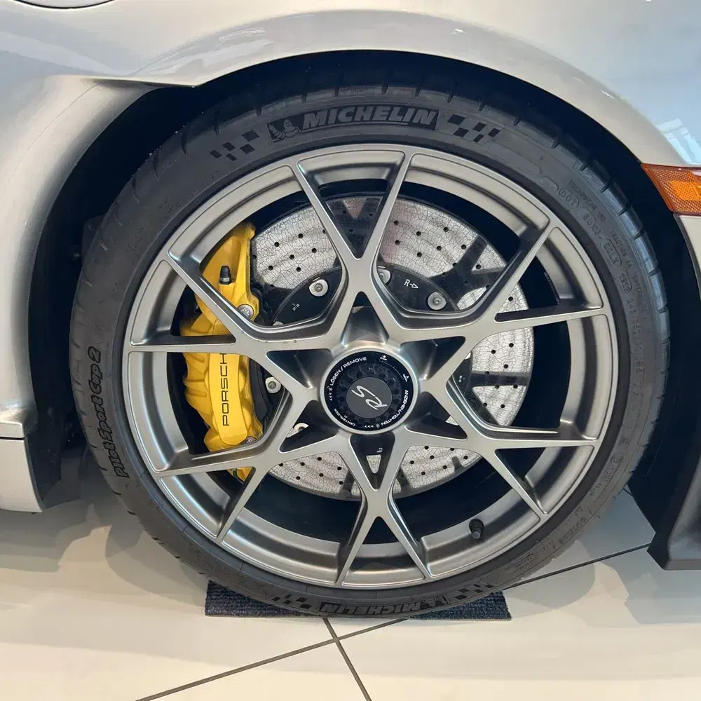 2023 Porsche 718 Cayman GT4 RS