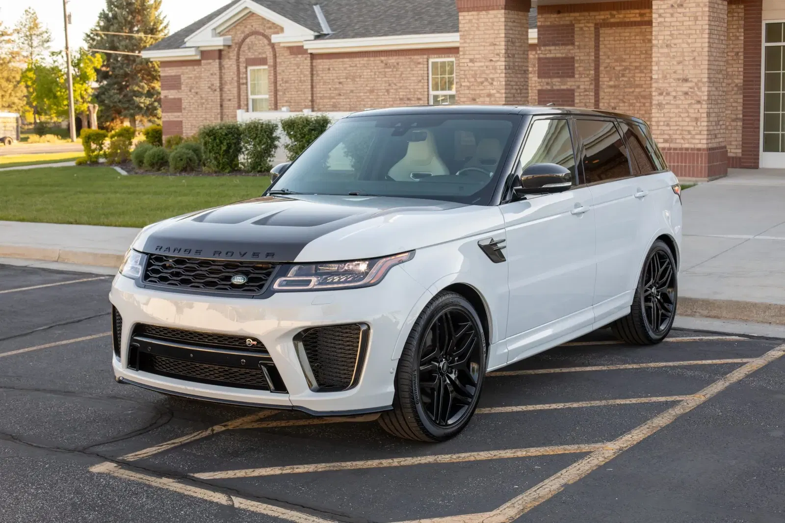2022 Land Rover Range Rover Sport SVR
