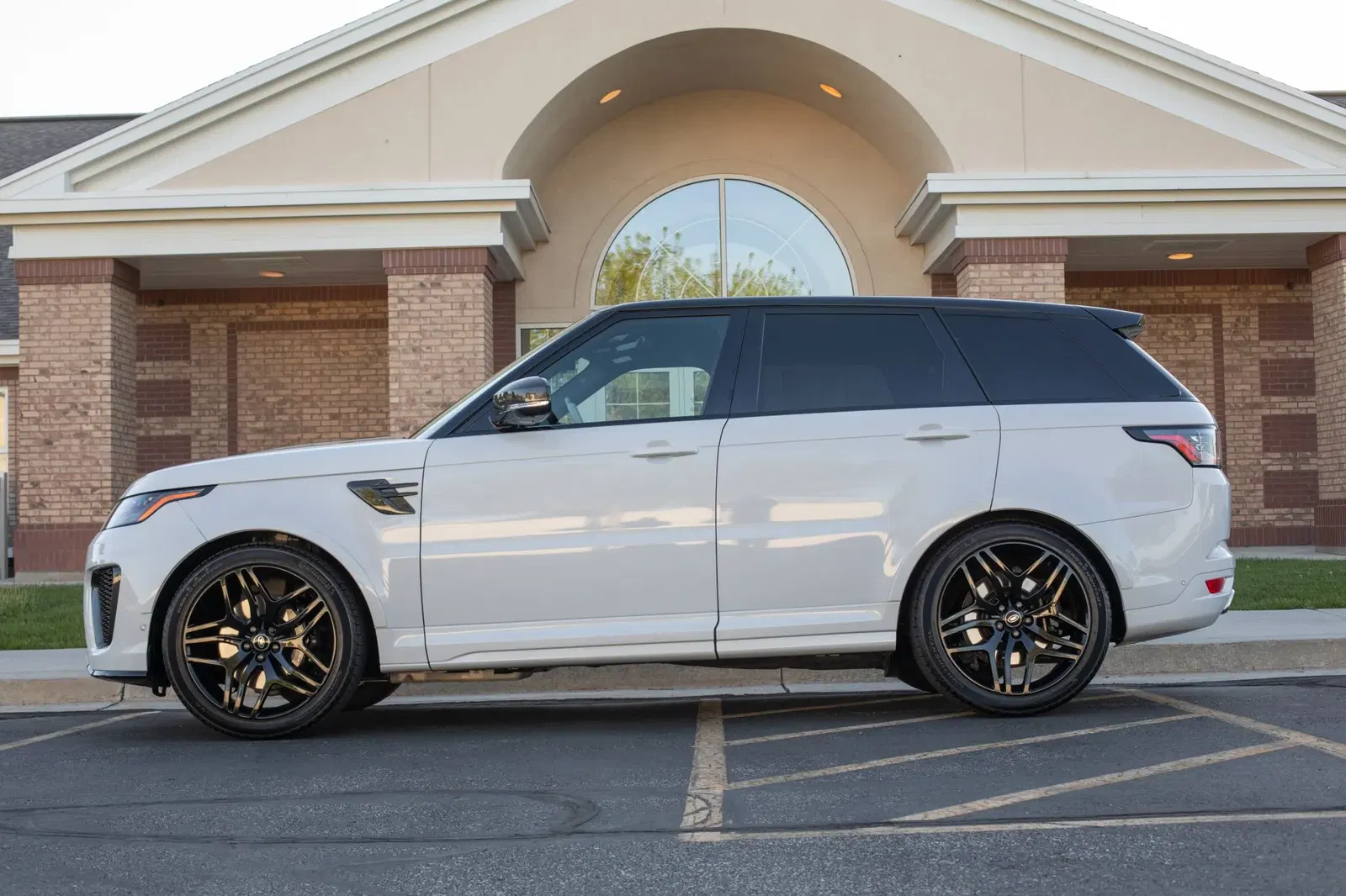2022 Land Rover Range Rover Sport SVR