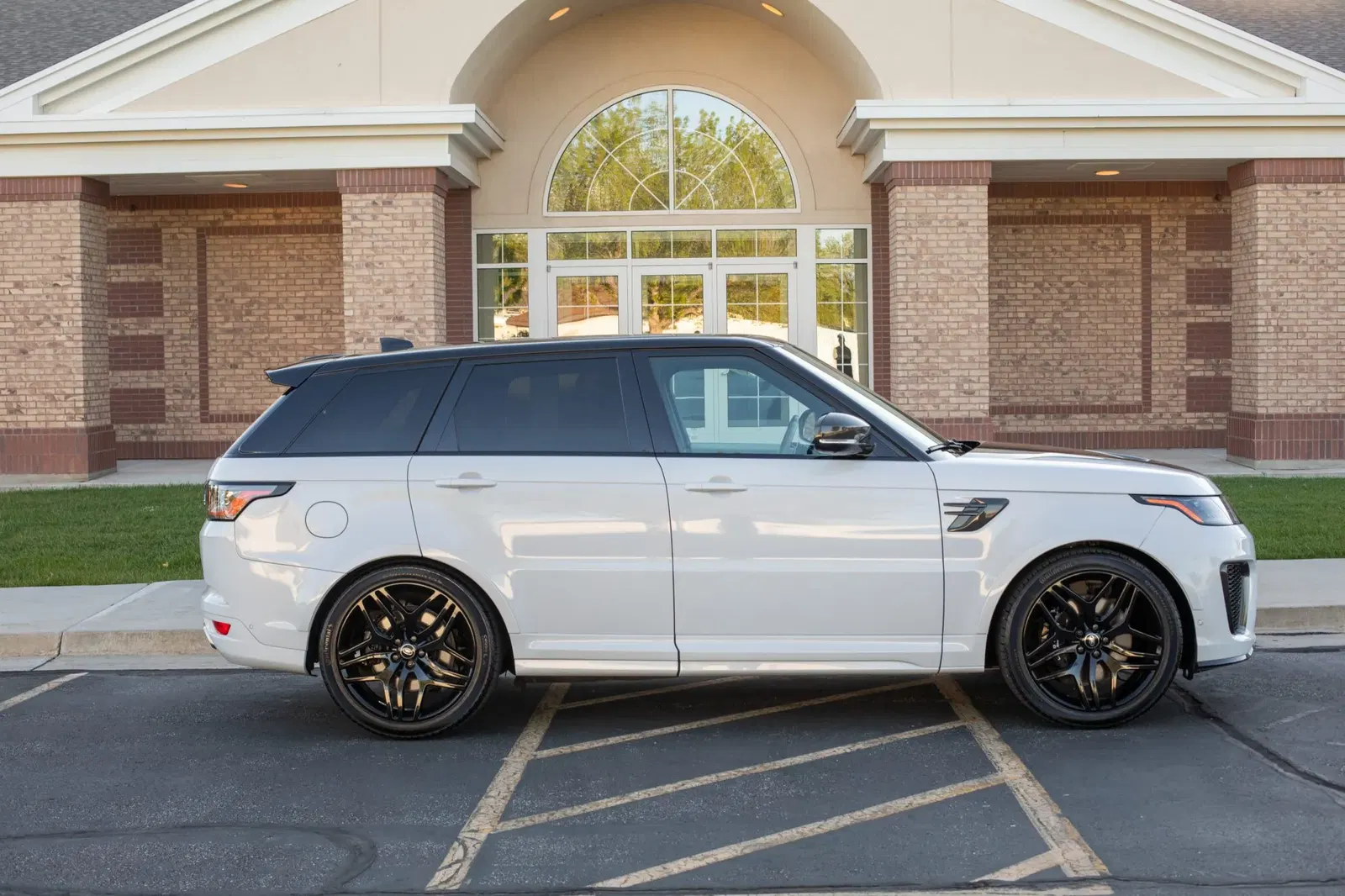 2022 Land Rover Range Rover Sport SVR