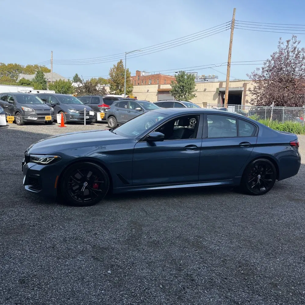 2023 BMW 5-Series M550xi