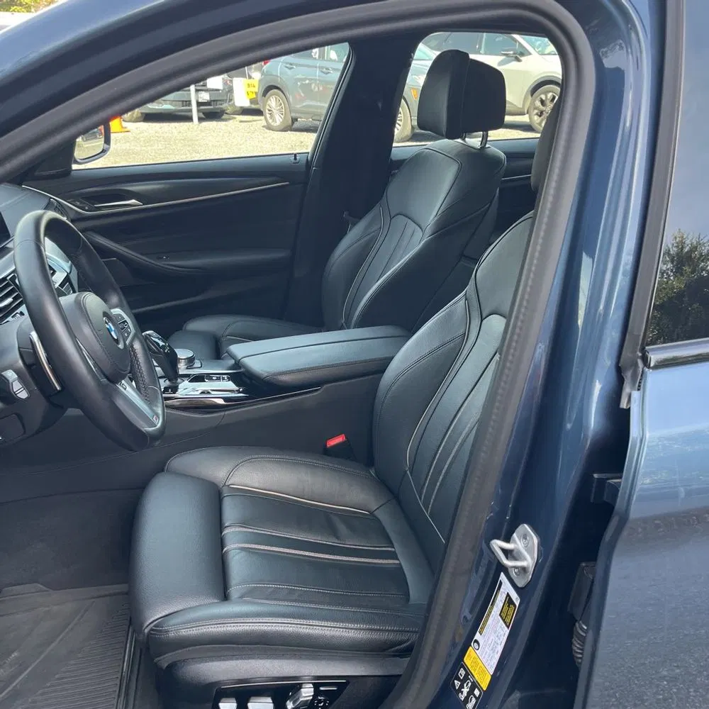 2023 BMW 5-Series M550xi