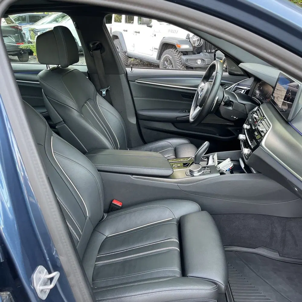 2023 BMW 5-Series M550xi