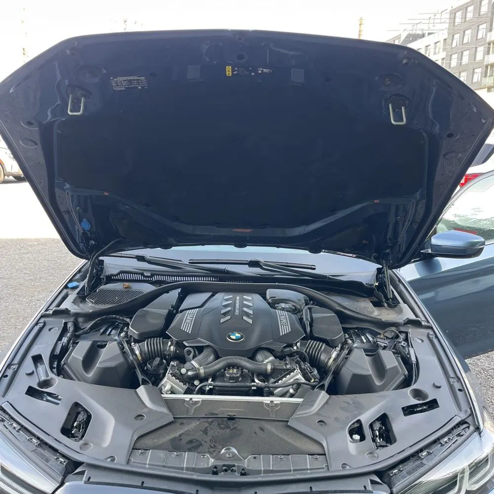 2023 BMW 5-Series M550xi