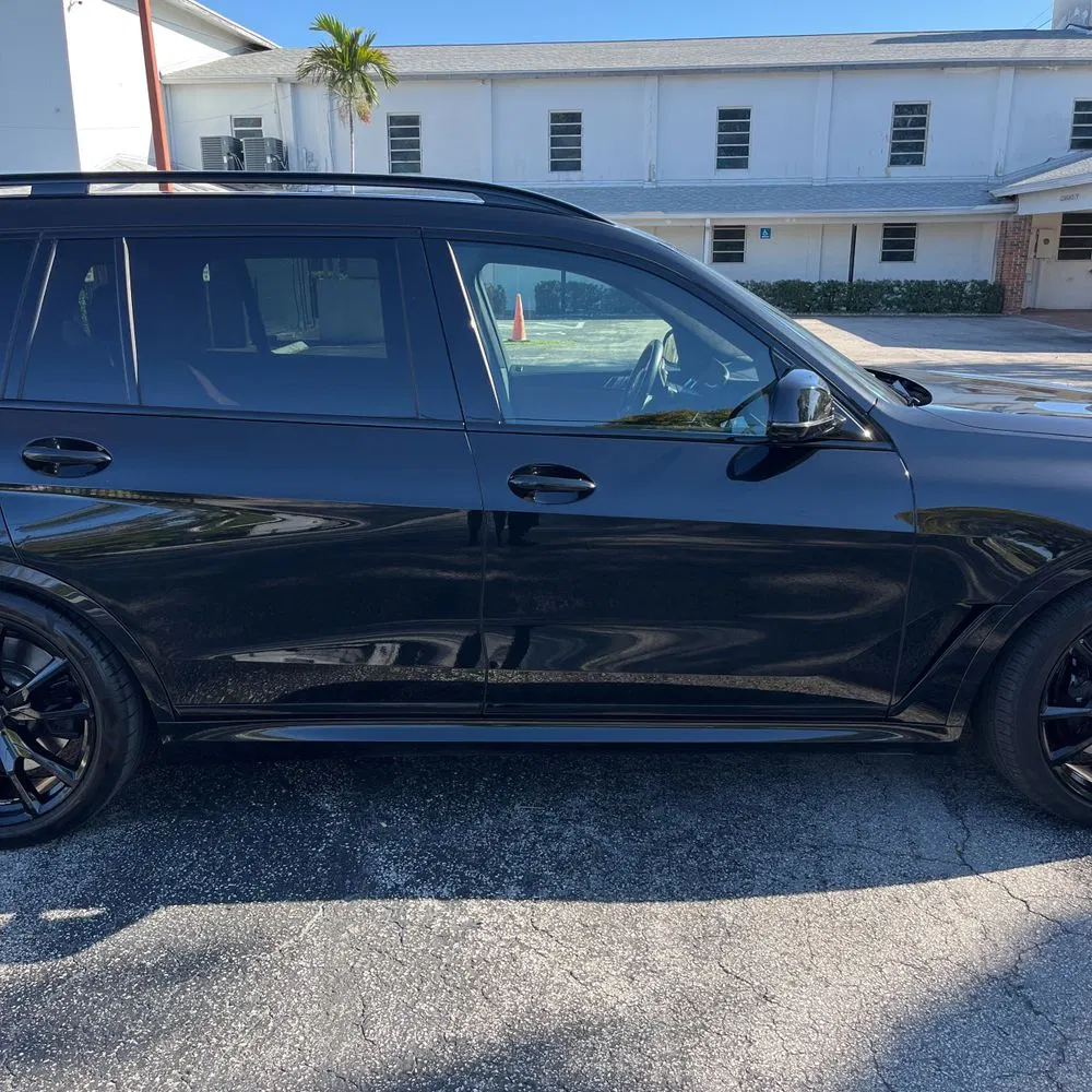 2023 BMW X7 M60i
