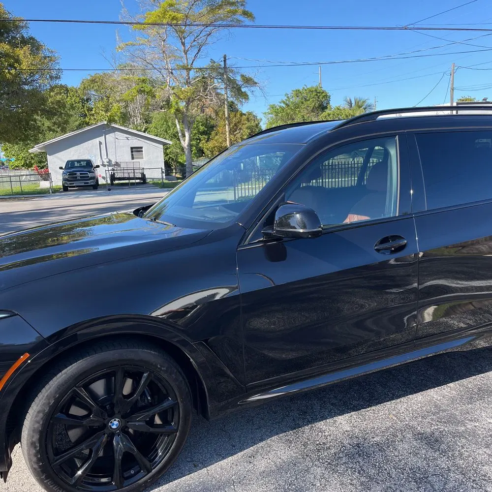 2023 BMW X7 M60i