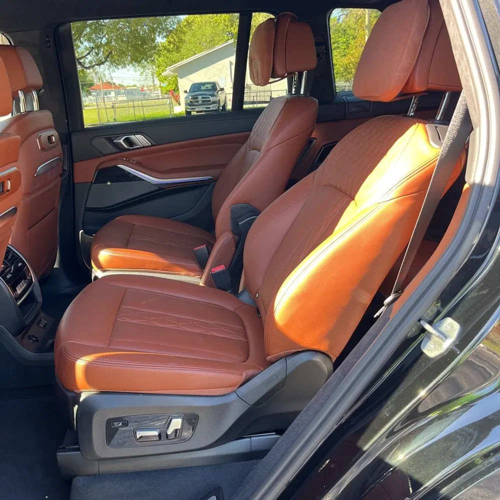 2023 BMW X7 M60i