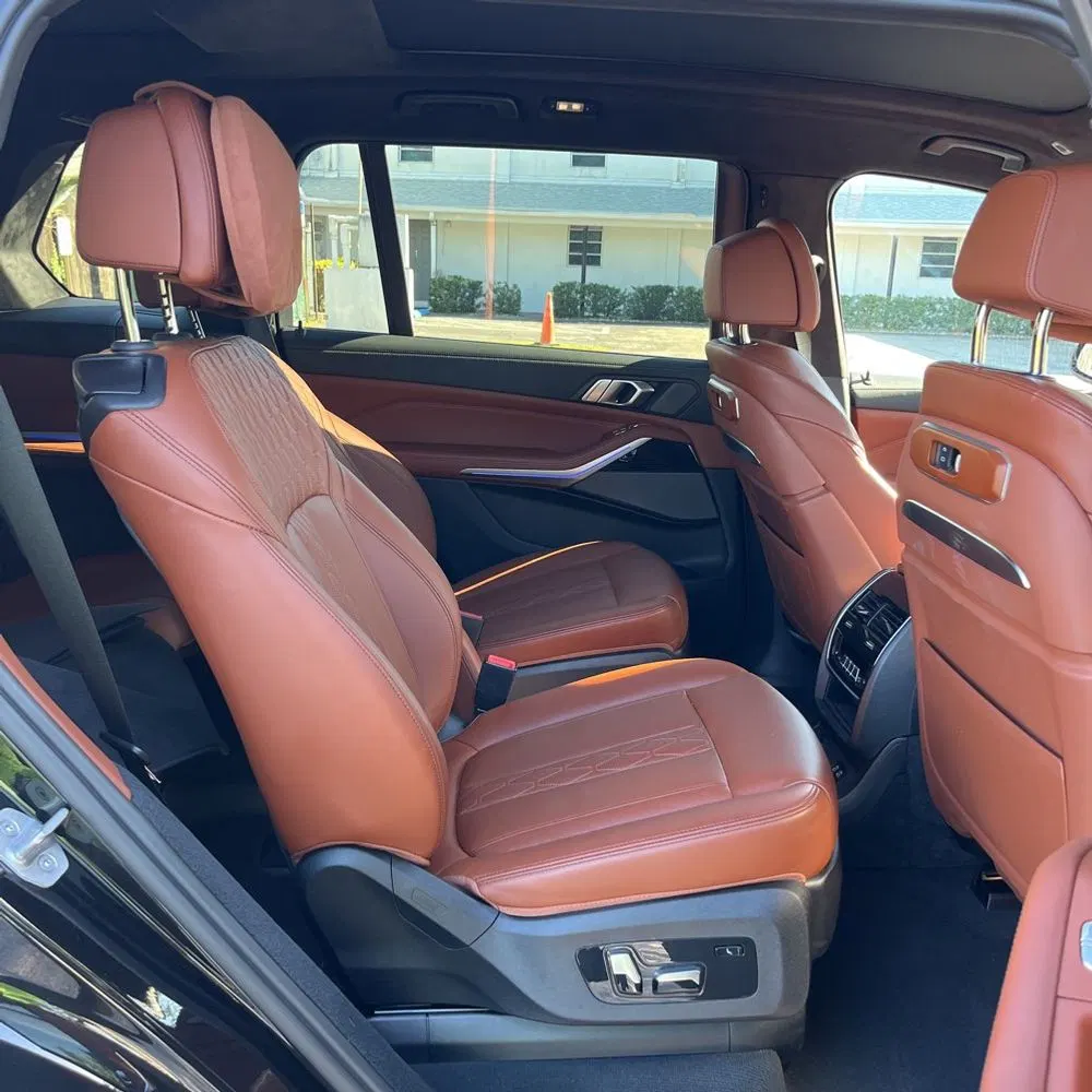 2023 BMW X7 M60i