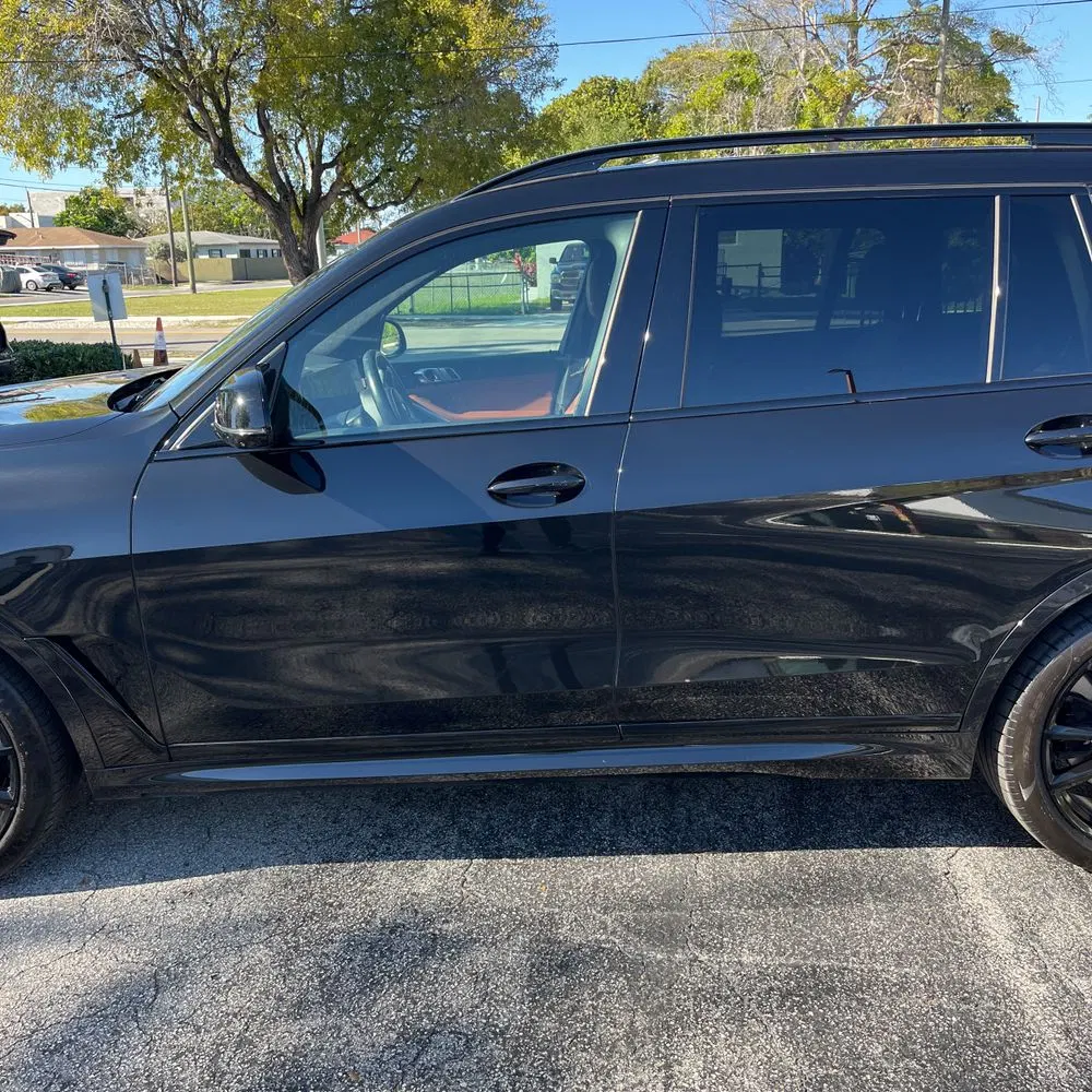 2023 BMW X7 M60i