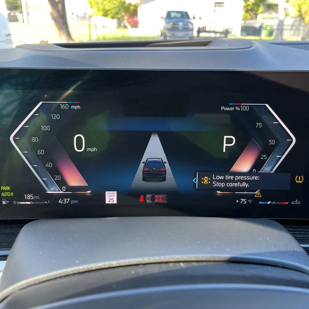 2023 BMW X7 M60i
