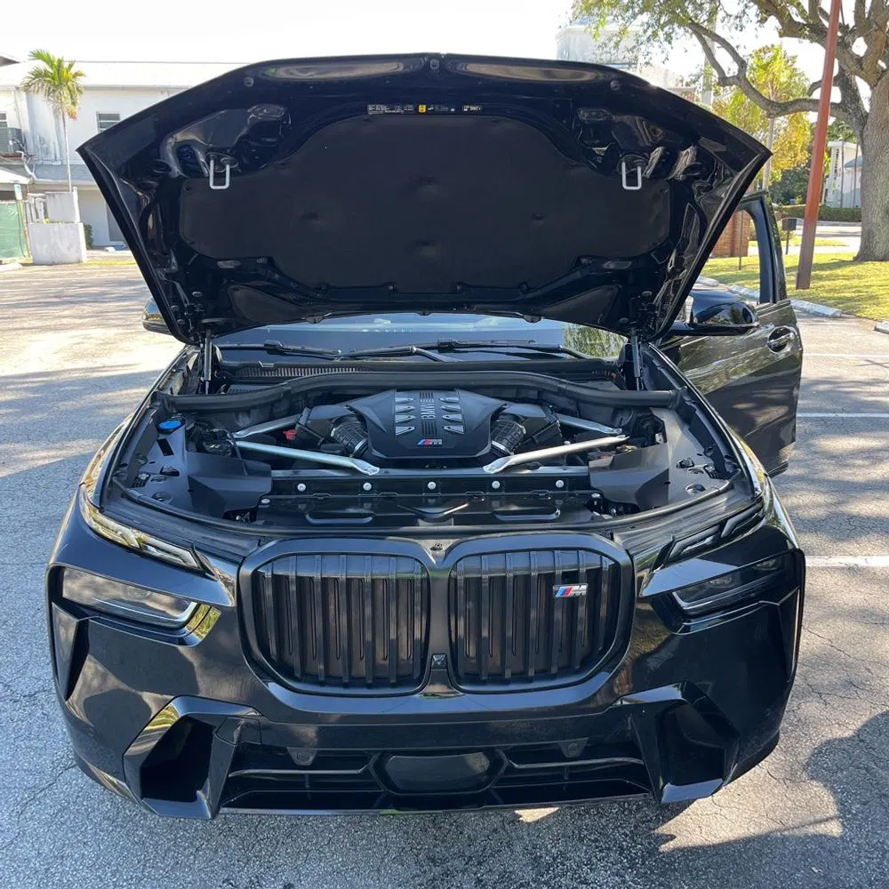 2023 BMW X7 M60i