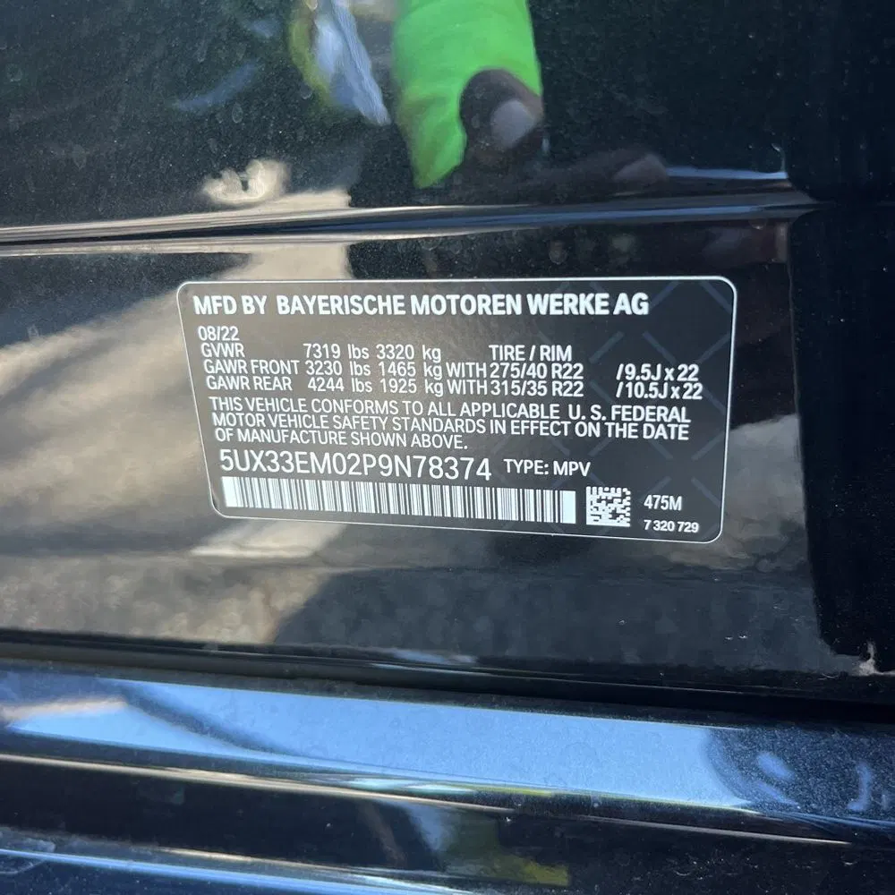 2023 BMW X7 M60i