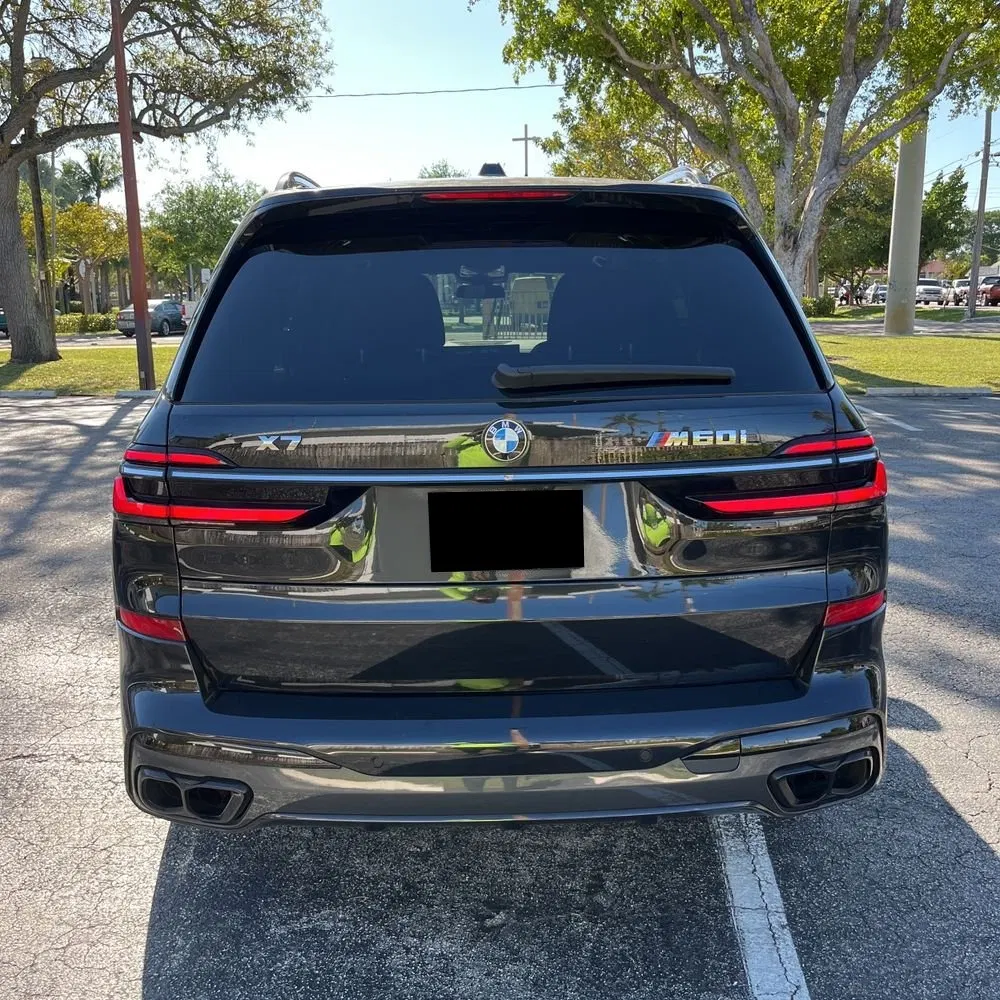 2023 BMW X7 M60i