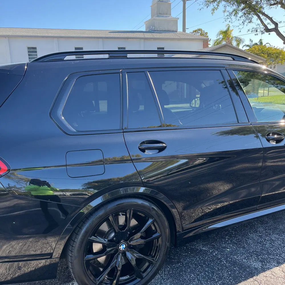 2023 BMW X7 M60i