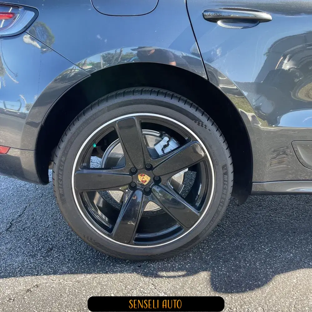 2020 Porsche Macan Turbo