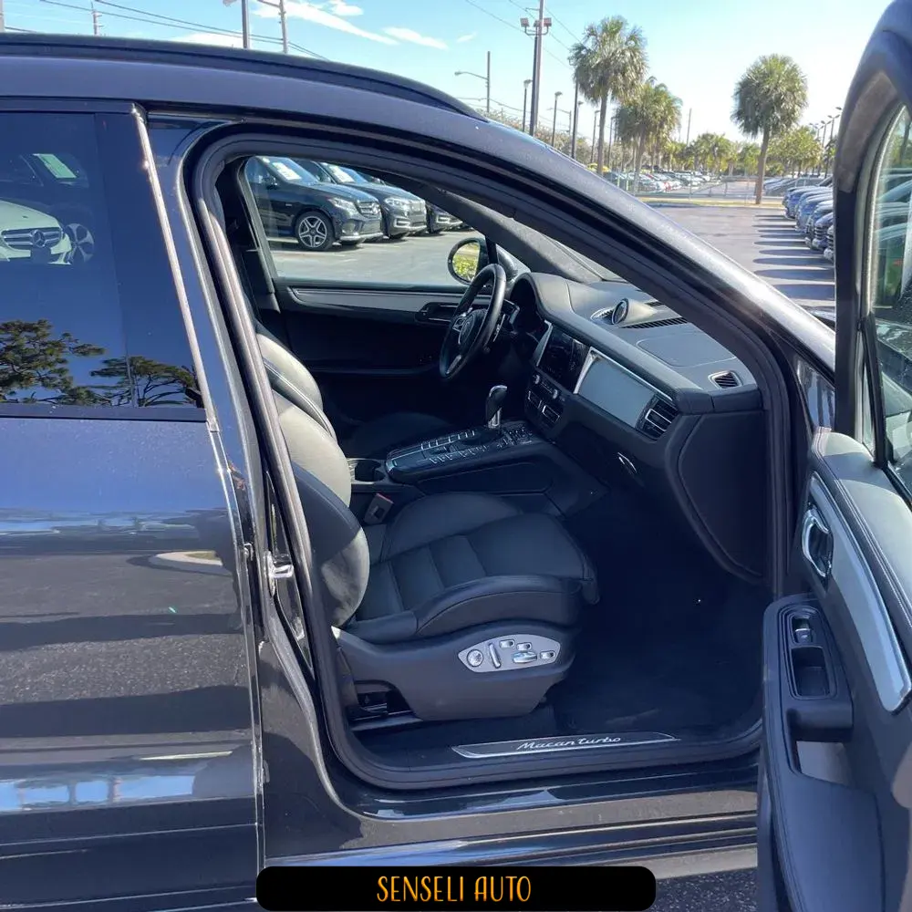 2020 Porsche Macan Turbo