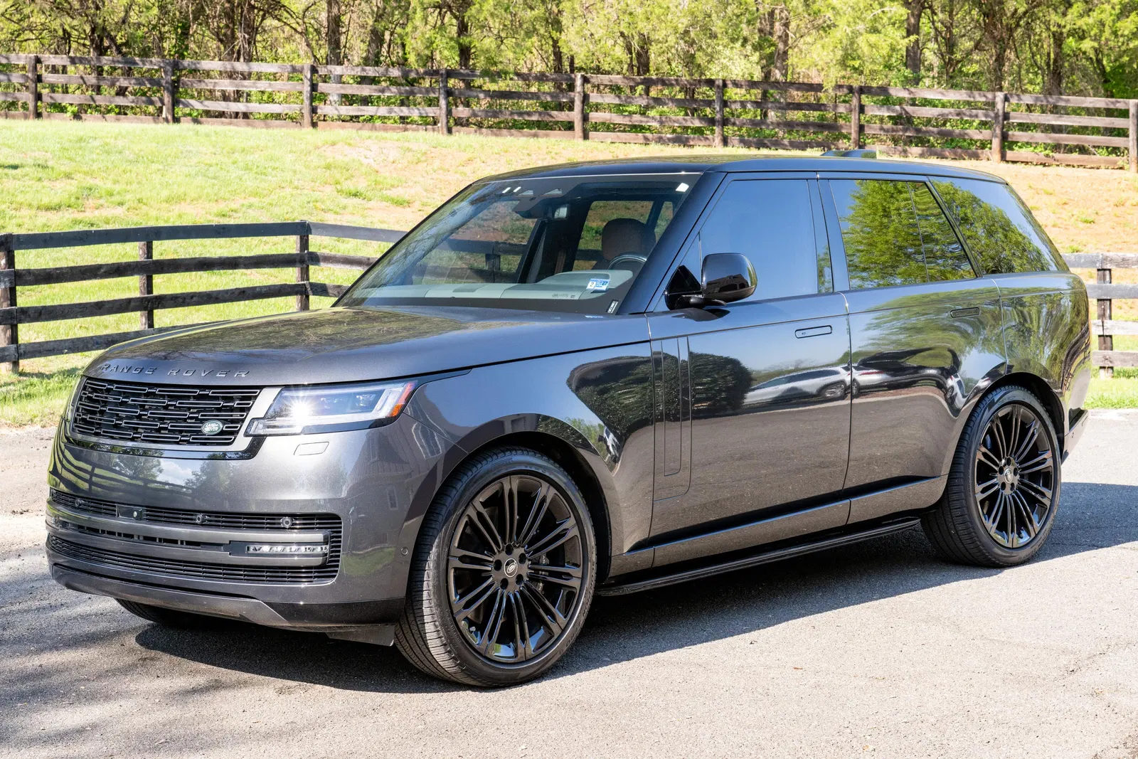 2024 Range Rover P530 SE  - 523-hp Twin-Turbo V8, AWD, Highly-Equipped, Unmodified