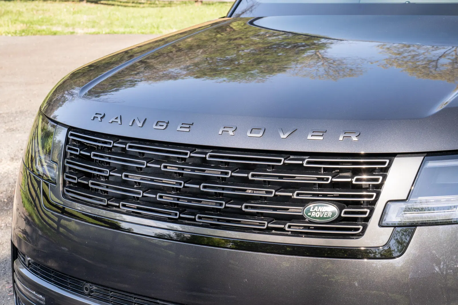 2024 Range Rover P530 SE  - 523-hp Twin-Turbo V8, AWD, Highly-Equipped, Unmodified