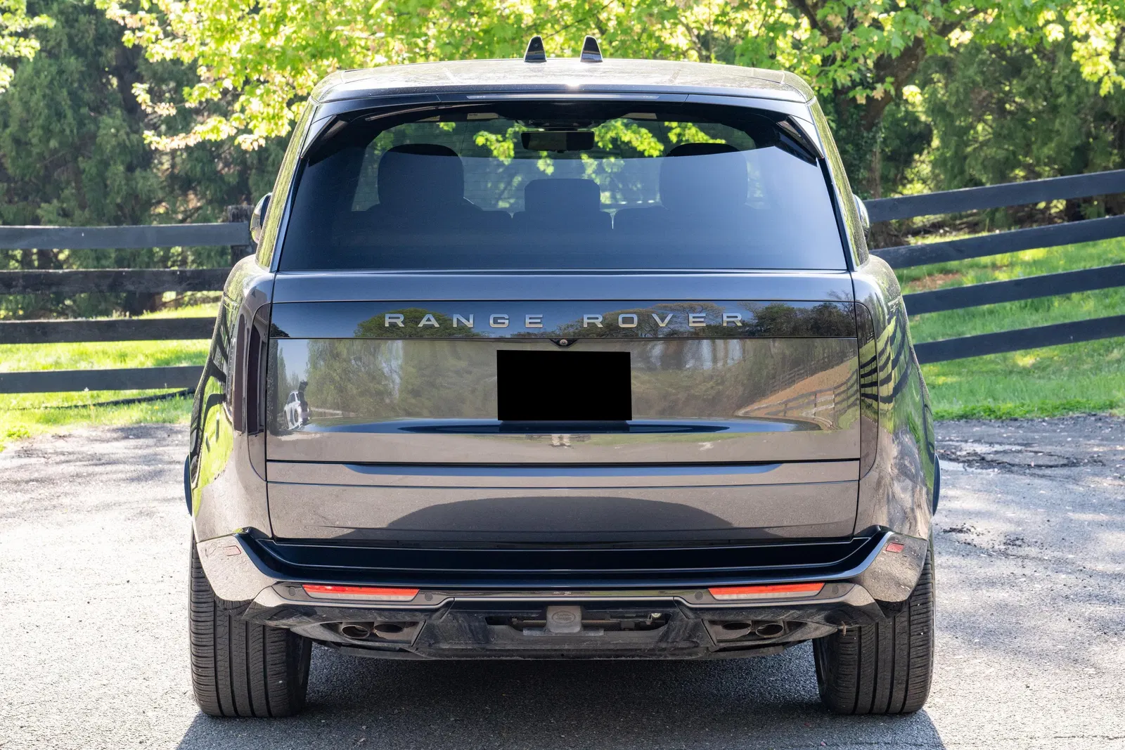 2024 Range Rover P530 SE  - 523-hp Twin-Turbo V8, AWD, Highly-Equipped, Unmodified