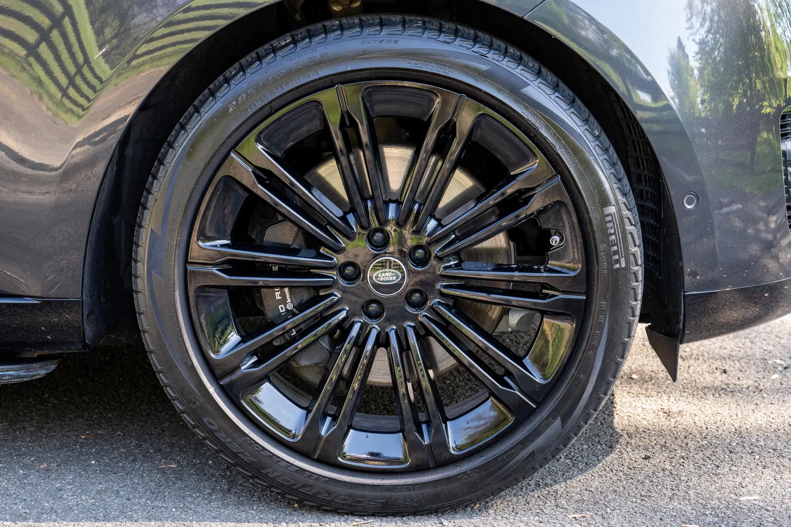 2024 Range Rover P530 SE  - 523-hp Twin-Turbo V8, AWD, Highly-Equipped, Unmodified