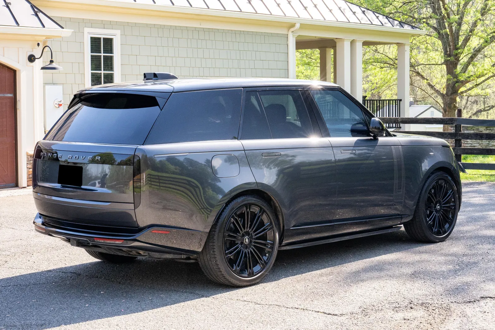 2024 Range Rover P530 SE  - 523-hp Twin-Turbo V8, AWD, Highly-Equipped, Unmodified