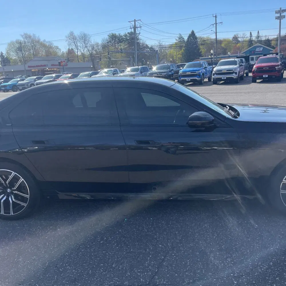 2023 BMW 7-Series 760xi